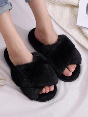 Black Fuzzy Slippers (10 pack)